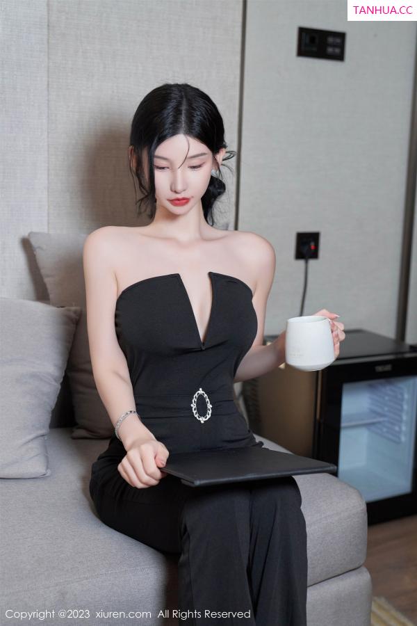 周于希dummy  [XiuRen]高清写真图 2023.08.25 No.7289 周于希Sally 丰腴美臀第16张图片